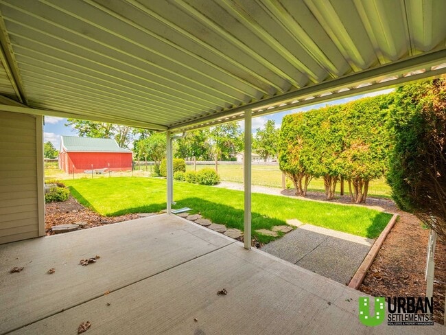 Building Photo - Spacious 2 Bed, 2 Bath Duplex with Large Fenced Yard in Spokane Valley