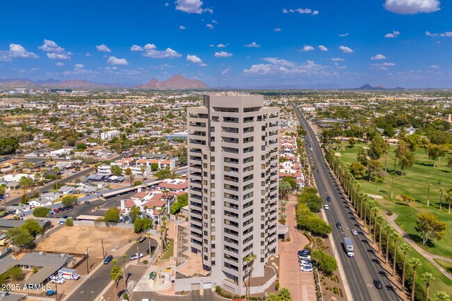 Building Photo - 1040 E Osborn Rd