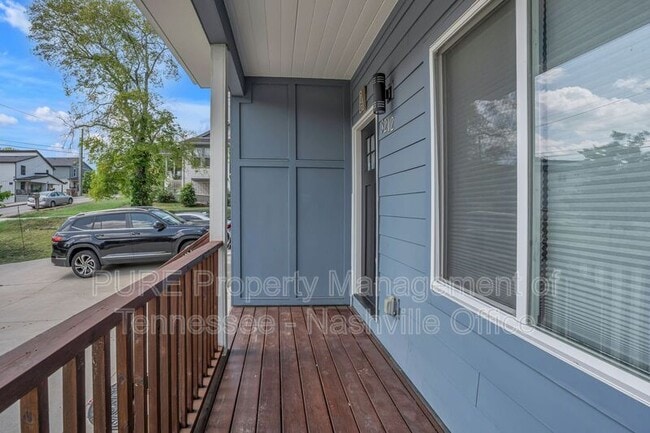 Building Photo - 3212A Lincoln Ave