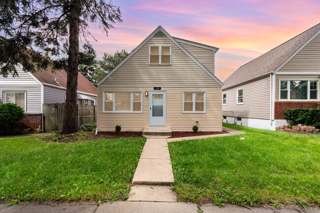 Building Photo - 124 46th Ave