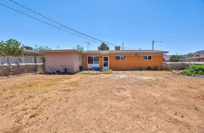 Building Photo - 5201 Capistrano Dr