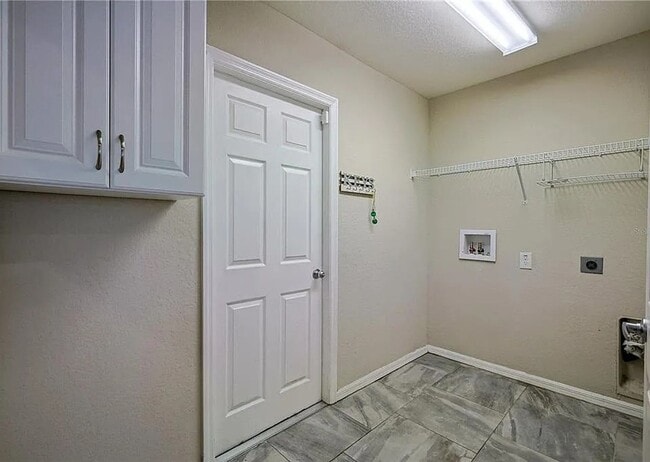 Building Photo - Private Screen in Pool Home 3/2 in Kingsland Country Estates