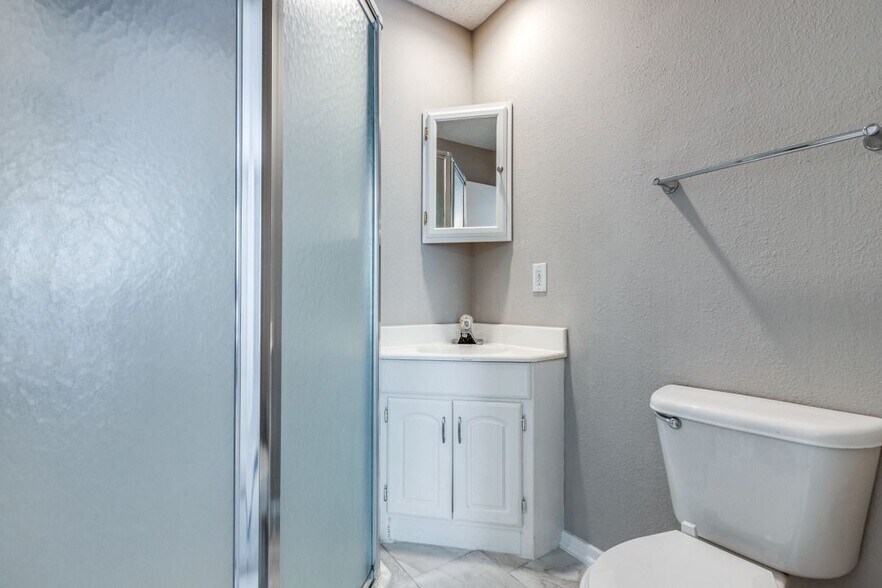 Building Photo - 312 Mockingbird Ln