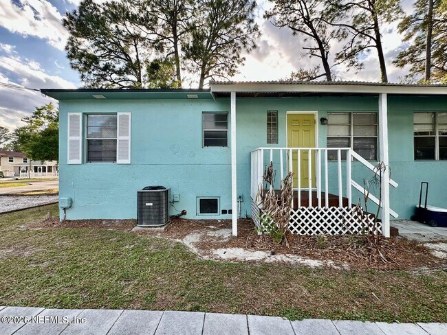 Building Photo - 93 Lewis St