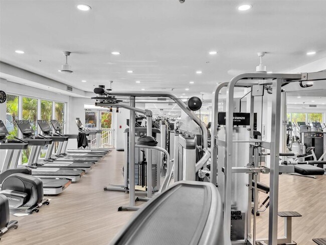 Building Photo - 3370 Hidden Bay Dr