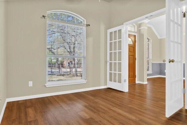 Building Photo - 6205 Clarion Dr