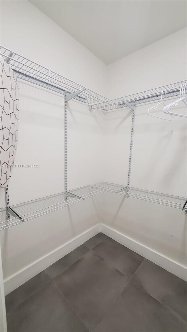 Building Photo - 510 NE 66th St