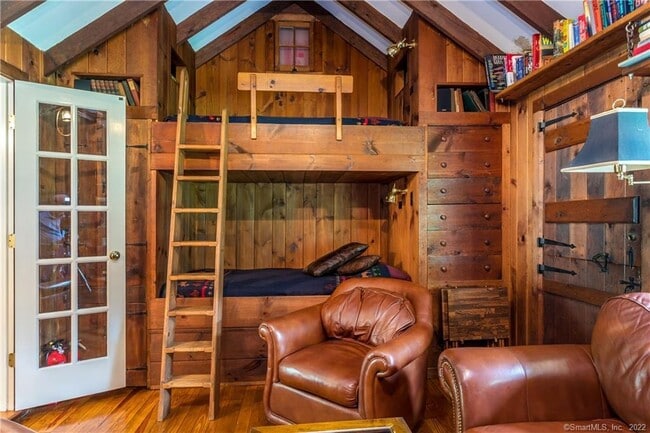 Building Photo - 21 Jericho Rd N