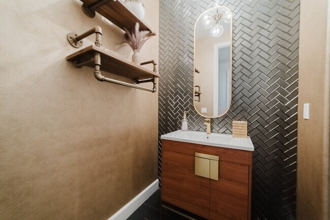 Building Photo - 7337 Corte TOMILLO