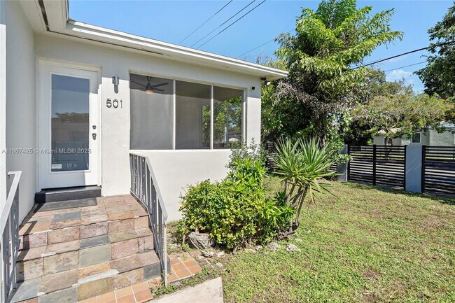 Building Photo - 501 NW 45th St