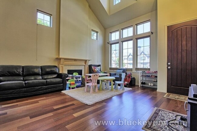 Building Photo - North Bethany Home, 4 Bed 2.5 Bath near PCC Rock Creek and Springville Elem School