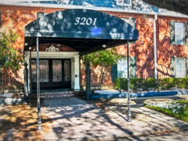 Building Photo - 3201 Saint Charles Ave