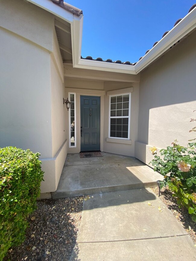 Building Photo - 4 bedroom in Paso Robles