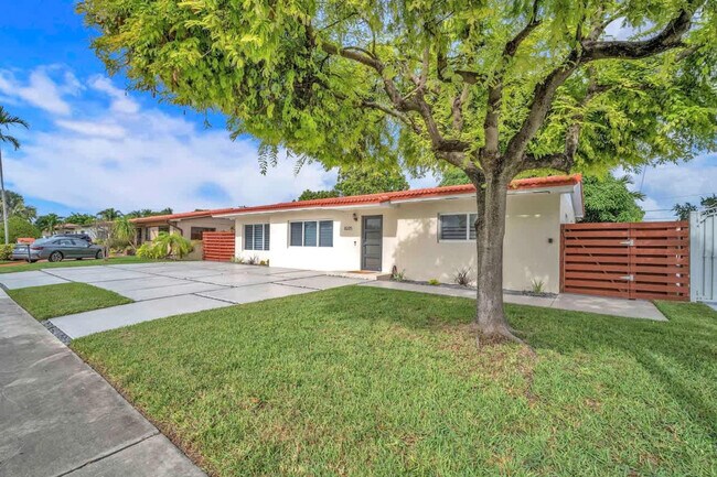 Building Photo - 8225 SW 39th St