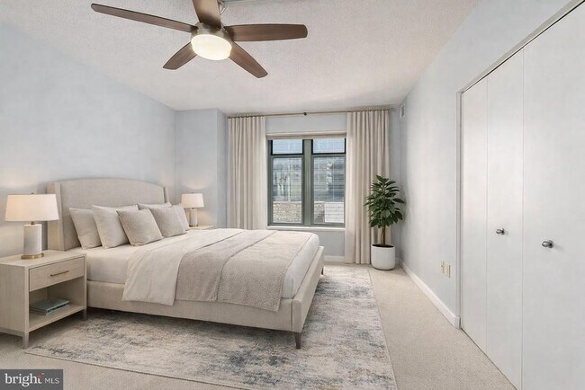 Building Photo - 1150 K St NW