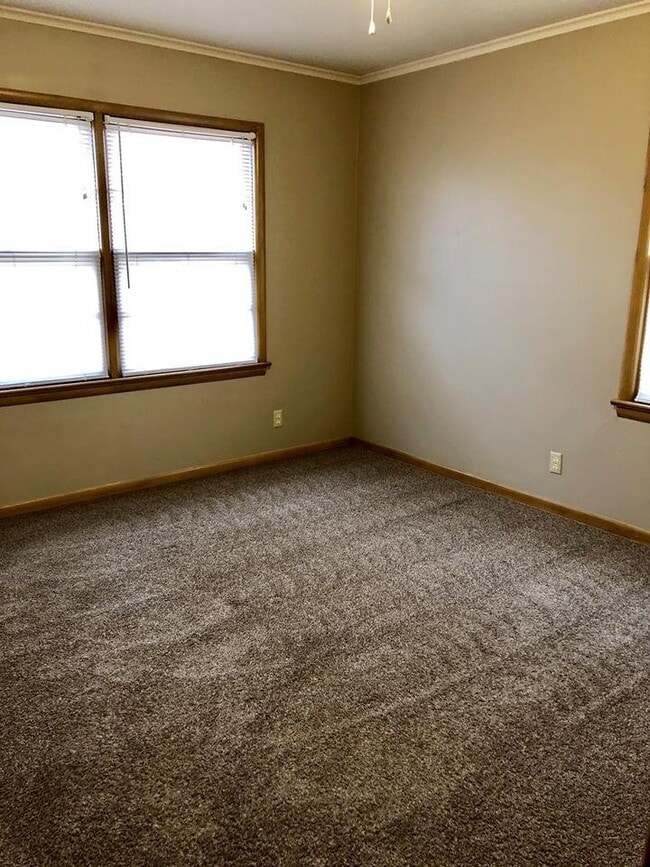 Building Photo - Super Clean and Nice!