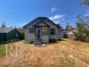 Building Photo - Beautifully Renovated Classic Home with Three Levels of Living, Sunroom & Spacious Kitchen