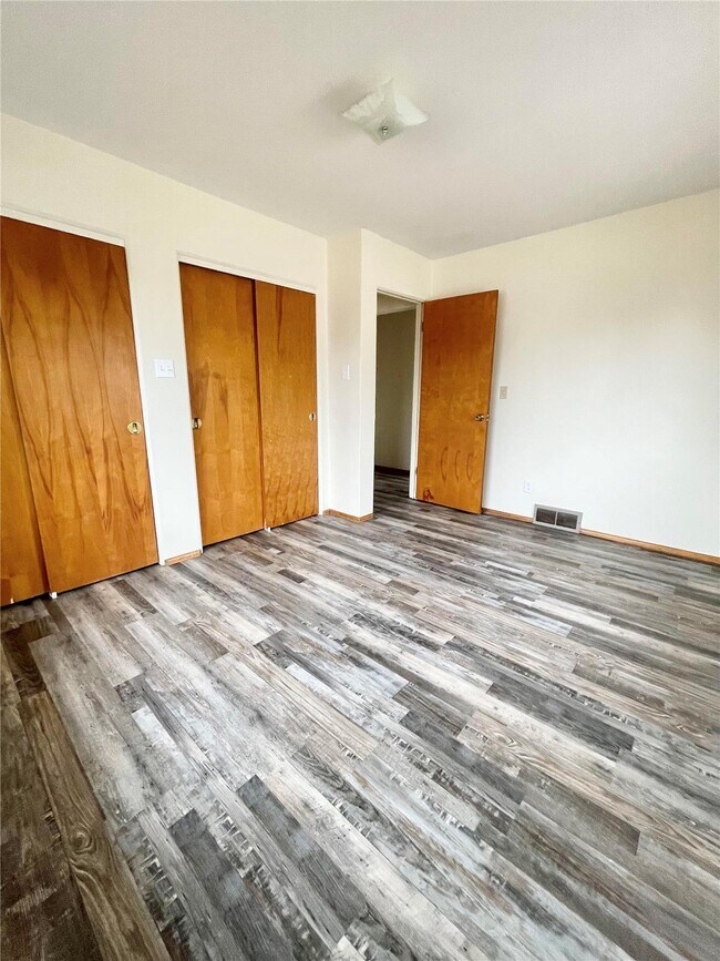 Building Photo - 4120 Shirley Dr