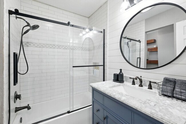 Building Photo - 749 Western Trail