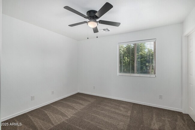 Building Photo - 11137 E Sonrisa Ave