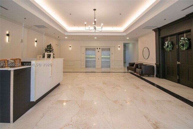 Building Photo - 2665 SW 37th Ave