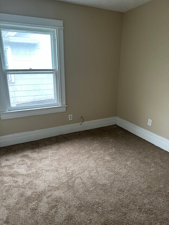 Building Photo - 297 Cedarwood Ter