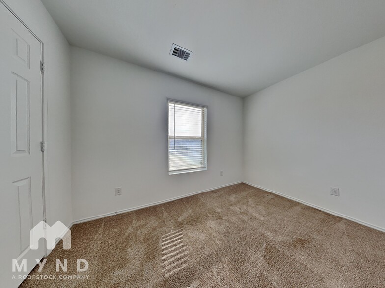 Building Photo - 4230 Magnolia Bay Dr