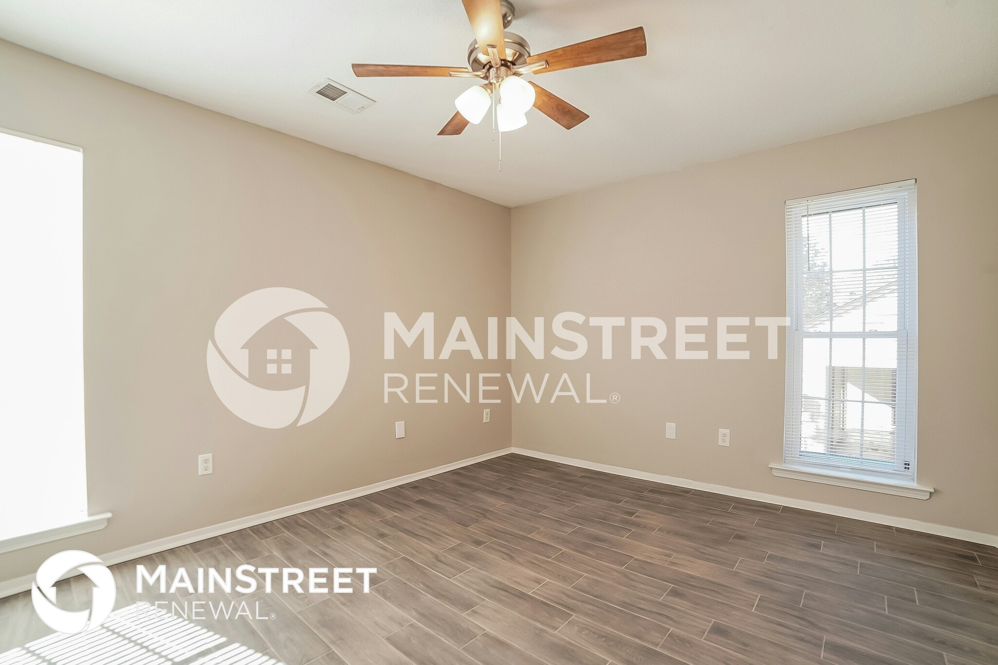 Building Photo - 3555 Dorchester Dr