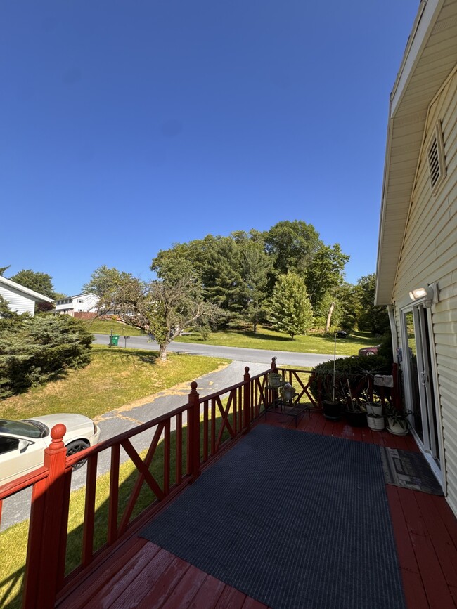 Building Photo - 4902 Creek Dr