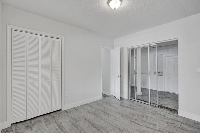 Building Photo - 651 SW 15th St