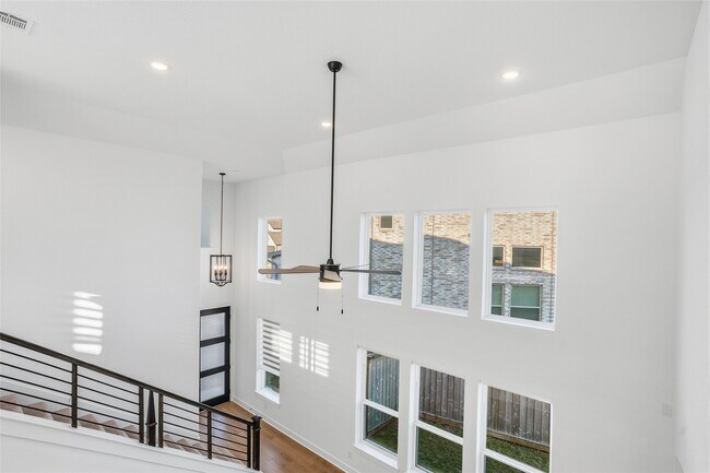 Building Photo - 21211 Metallic Blue Dr