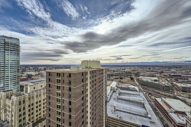 Building Photo - Downtown Denver Furnished 1 BDR w/ Rooftop...