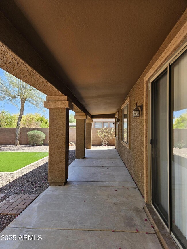 Building Photo - 14574 W Shaw Butte Dr