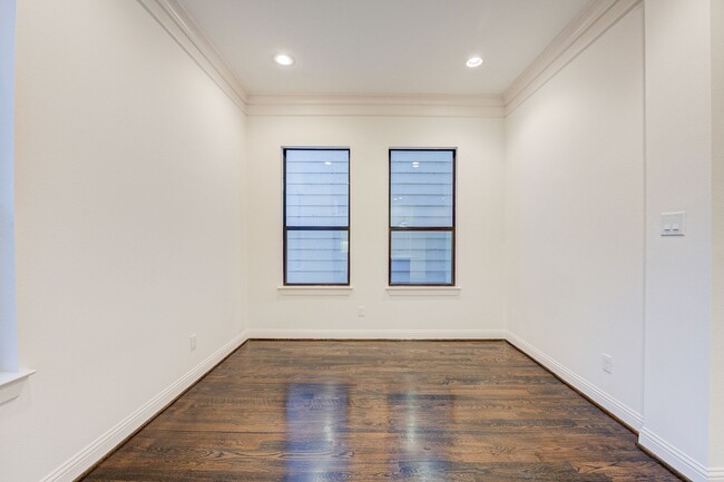 Building Photo - Sawyer Heights Luxury Living