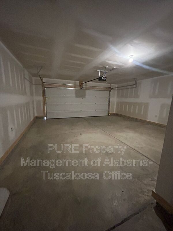 Building Photo - 3509 Magnolia Hls Dr