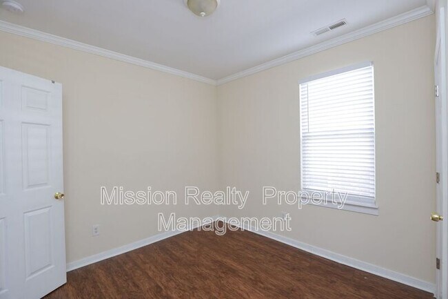 Building Photo - 1402 Bainbridge St