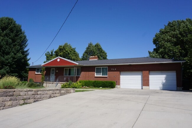 Primary Photo - Murray 5 Bedroom Rambler Home