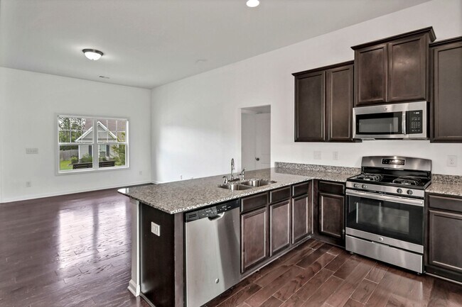 Building Photo - 3 bedroom 2 bath home for rent!
