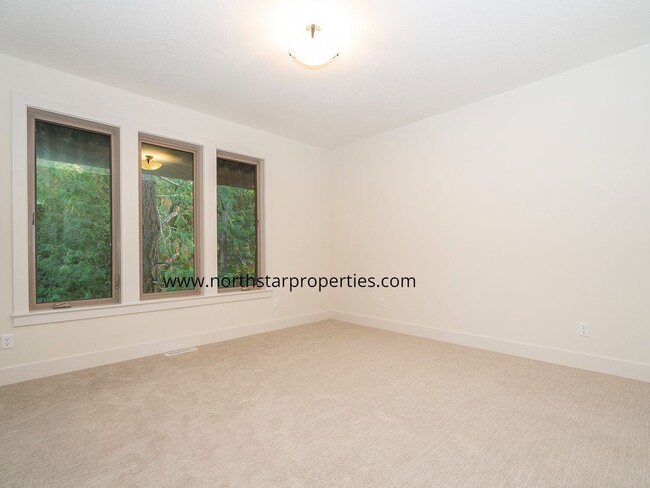 Building Photo - Tranquil Elevated Design in Tigard