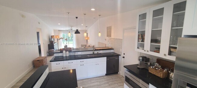 Building Photo - 3800 Miramontes Cir