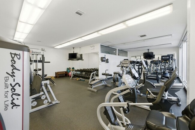 Building Photo - 4800 S Chicago Beach Dr