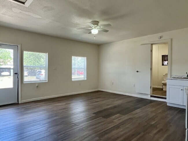 Building Photo - Great Efficiency, Great Price!