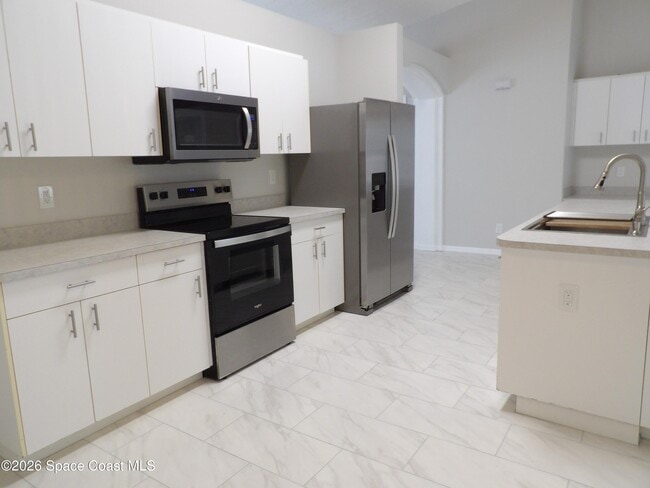 Building Photo - 542 Octavius Rd SW