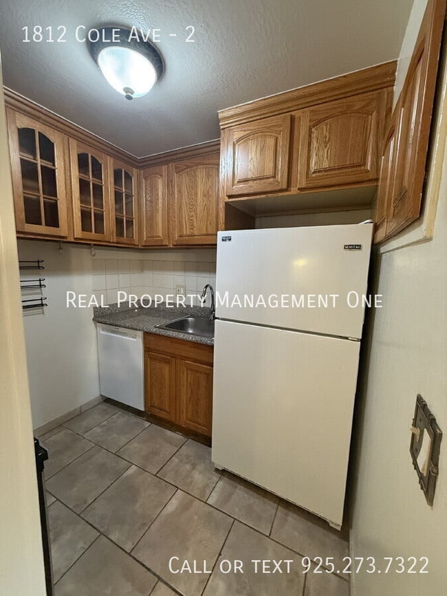 Building Photo - 1812 Cole Ave