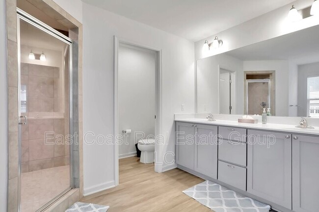 Building Photo - 204 Station Terrace W