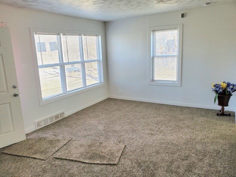 Living room 15x15 - 1701 168th St