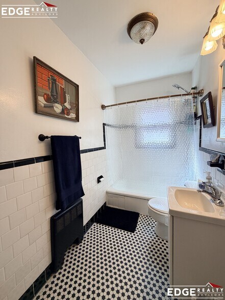 Building Photo - 45 Beechcroft St