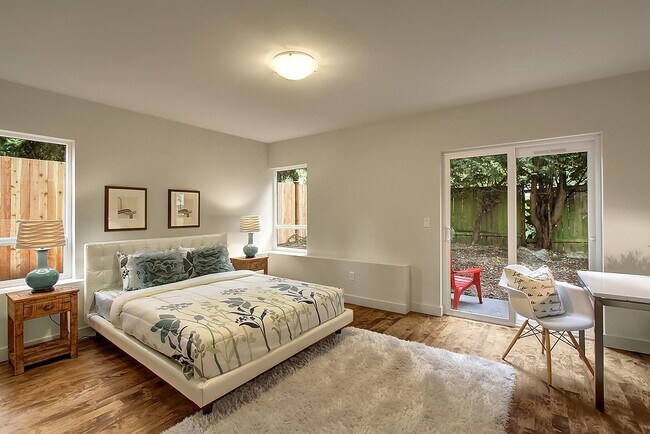 Building Photo - Luxurious 4 Bedroom Home with 2 Car Garage