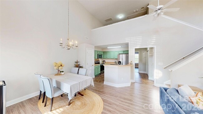 Building Photo - 447 Fawnbrook Ln