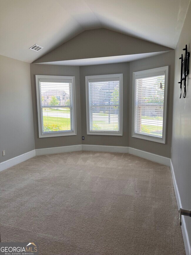 Building Photo - 4080 Mayhill Cir